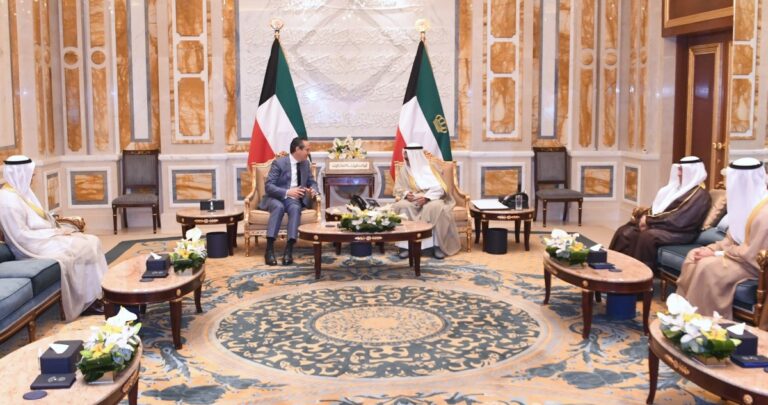 الأمير-استقبل-الرومي-ورئيسي-'شل'-ومجموعة-شركاتها