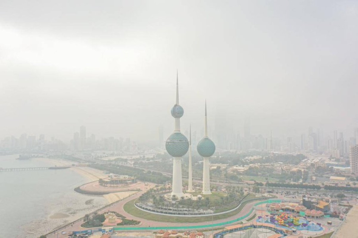 'الأصاد':-طقس-حار-وغائم-مع-انخفاض-في-الرؤية-الأفقية-جراء-الغبار-مع-فرصة-لأمطار-متفرقة.'العظمى':-39