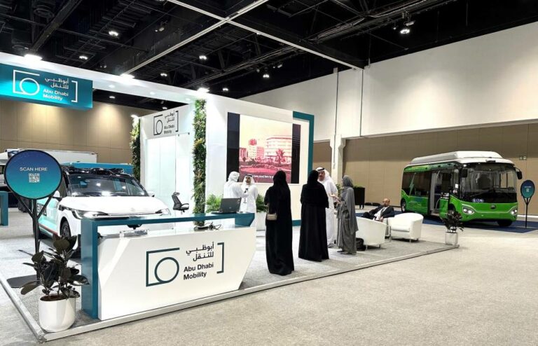 «أبوظبي-للتنقل»-يستعرض-مشاريع-مبتكرة-خلال-قمة-المركبات-الكهربائية