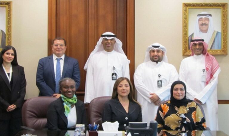 'الخدمة-المدنية'-يبحث-مع-البنك-الدولي-تنفيذ-برامج-تدريبية-لتطوير-الكوادر-الوطنية