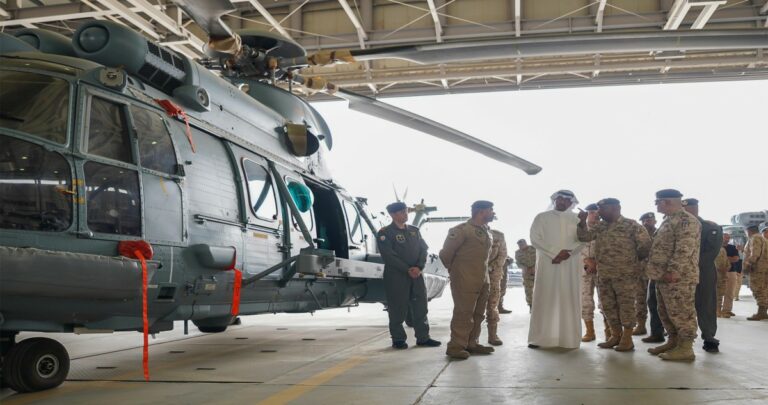 وزير-الدفاع-يشهد-حفل-تخريج-28-طياراً