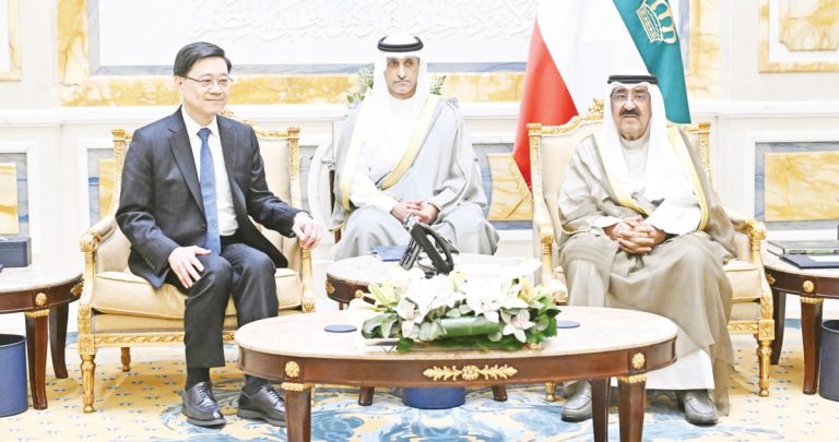 أمير-البلاد-يستقبل-رئيس-منطقة-هونغ-كونغ-الإدارية
