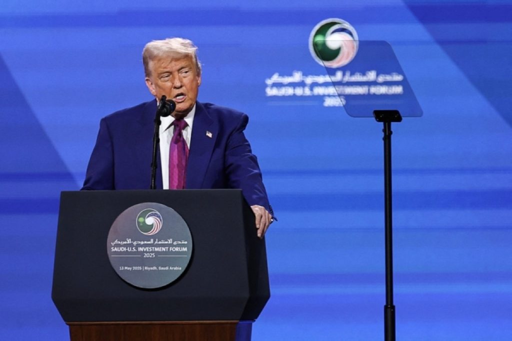 ترامب:-سنجعل-علاقتنا-مع-السعودية-أقوى'لن-أتردد-باستخدام-القوة-العسكرية-للدفاع-عن-المملكة'