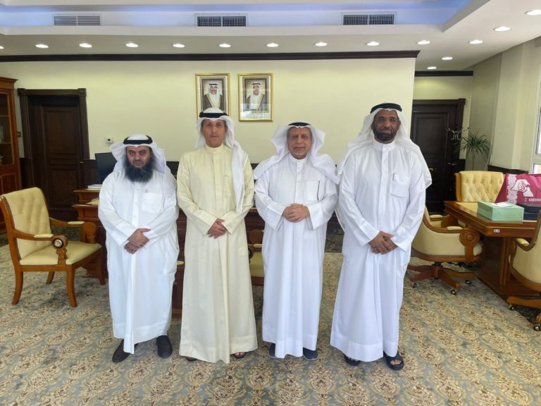 نقابة-الخطباء-والأئمة-والمؤذنين:-وزير-الأوقاف-'بشّرنا'-بإعادة-وقت-إقامة-صلاة-العصر-إلى-20-دقيقة