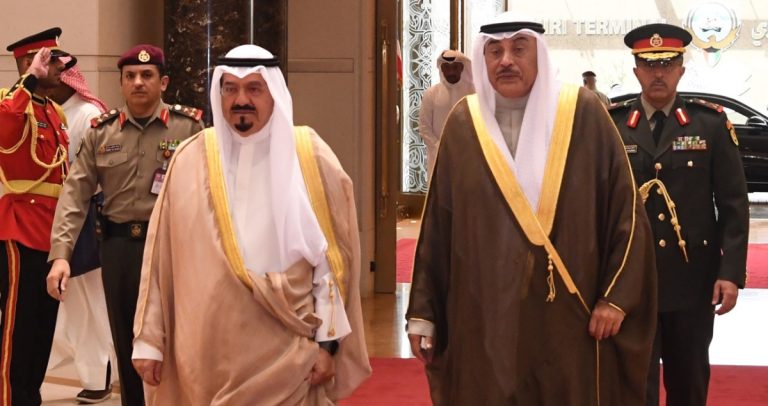 ممثل-الأمير-يترأس-وفد-الكويت-في-قمتي-دول-'آسيان'-والخليج-والصين