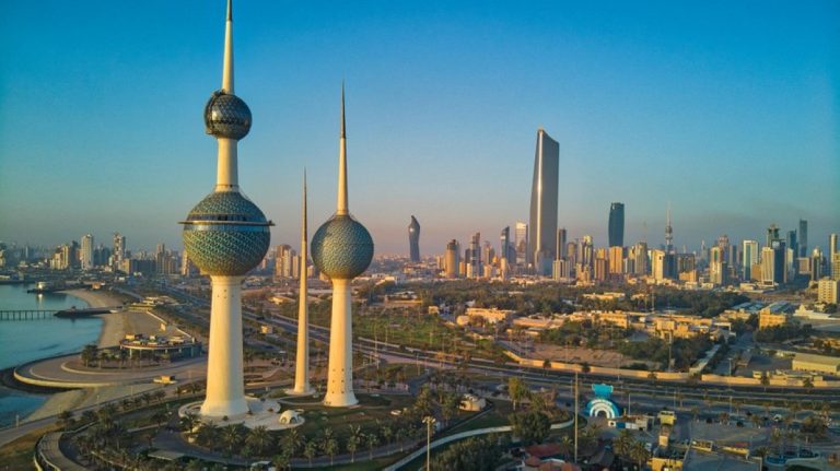 'الأرصاد':-طقس-حار-نهاراً-ورياح-نشطة-مثيرة-للغبار.-'والعظمى':-43