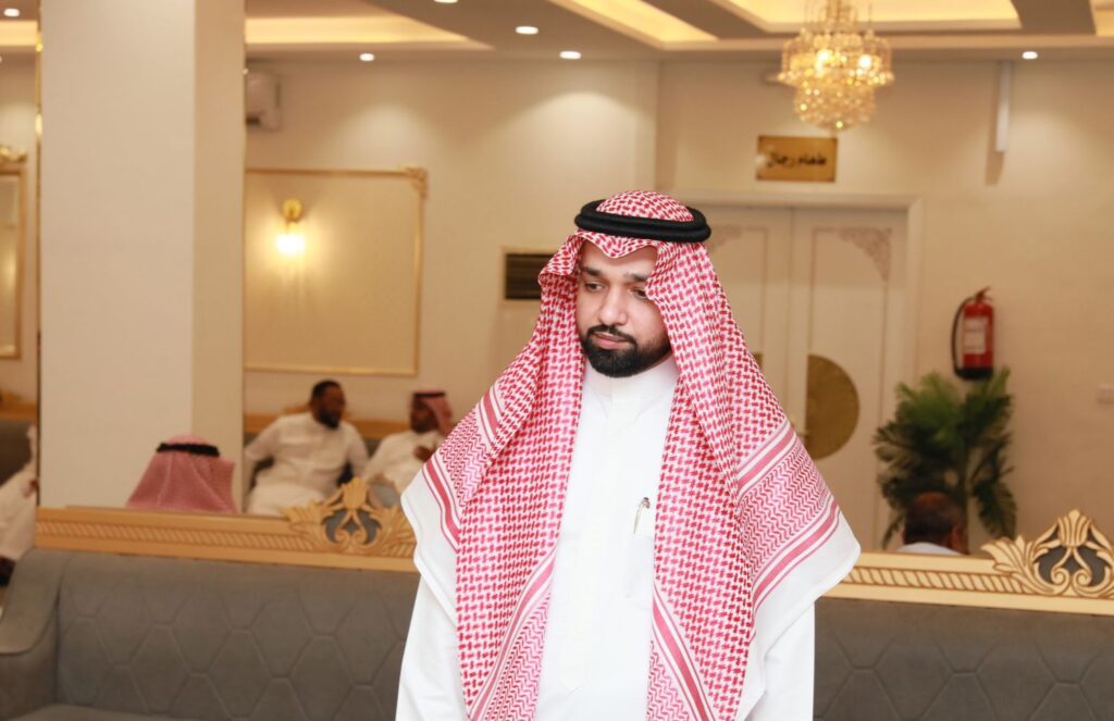 محمد أمين متولي.. صانع المحتوى المكي الذي حوّل الإعلانات إلى رسائل ملهمة