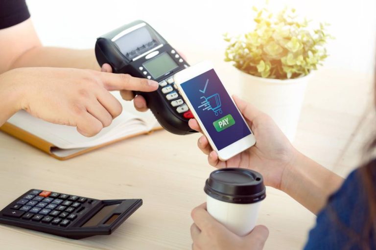 تقنيات-الذكاء-الاصطناعي-تعيد-تشكيل-بيئة-العمل-المصرفي