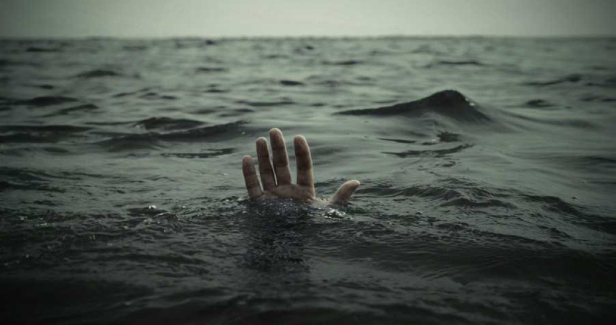إنقاذ-طفل-مصري-من-الغرق-في-'السالمية'