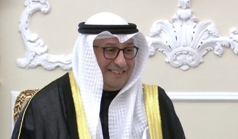 السفير-في-طهران:-حددنا-نقطة-تجمع-للكويتيين-العالقين-في-إيران-تمهيداً-لبدء-الإجلاء