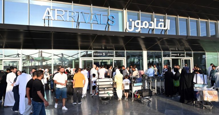 الكويت-تُعيد-أبناءها-العالقين-في-إيران…-إلى-ربوع-الوطن