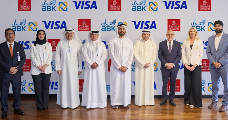 البنك-الأهلي-يجدّد-شراكته-مع-برنامج-سكاي-واردز-طيران-الإمارات