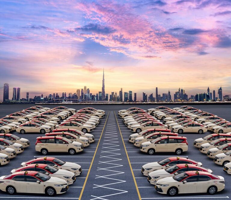 بطاقات-«أمريكان-إكسبريس»-متاحة-في-13000-سيارة-أجرة-بدبي
