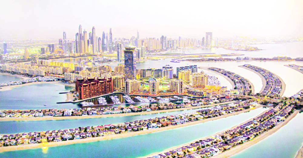 زوار-دبي-يفاضلون-بين-الإقامة-في-الفنادق-الشاطئية-أو-الداخلية-صيفاً