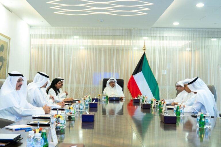 رئيس-الوزراء:-تسريع-وتيرة-العمل-والإنجاز-في-المشاريع-التنموية-الكبرى