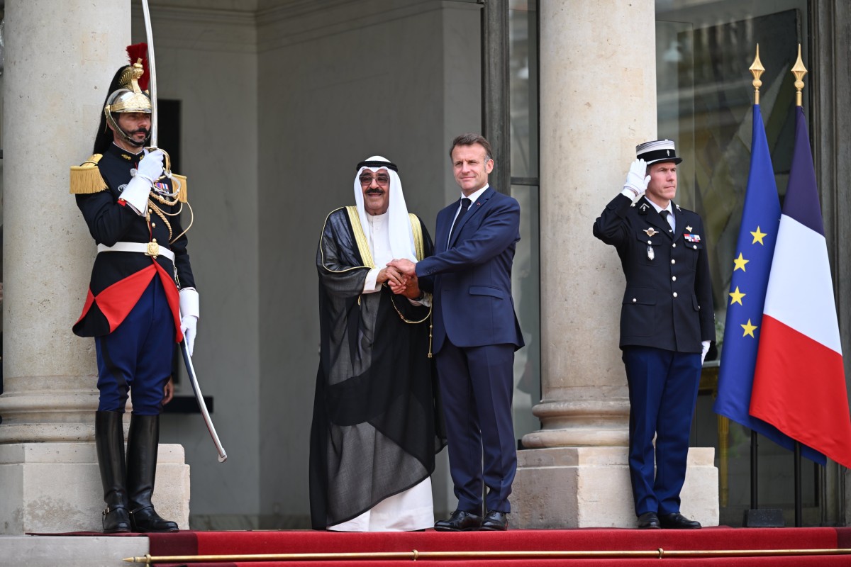 الأمير-والرئيس-الفرنسي-يعقدان-جلسة-مباحثات-رسمية