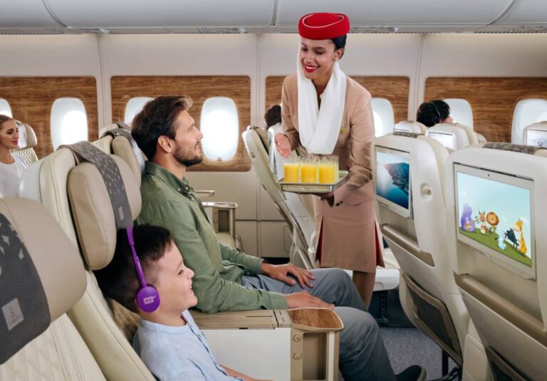 «طيران-الإمارات»-الأفضل-في-الرحلات-الطويلة-2025