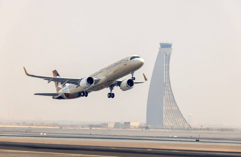 «الاتحاد»-تطلق-أول-رحلة-لطائرة-a321lr-إلى-بوكيت