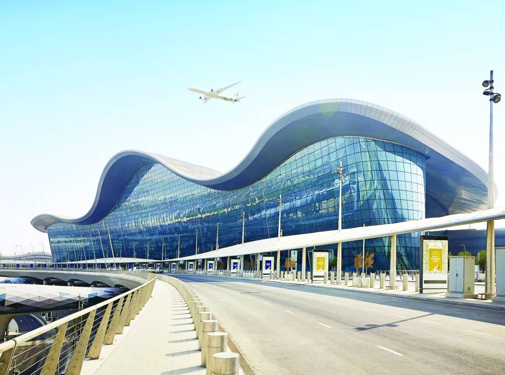 مطارات-الإمارات.-75-مليون-مسافر-خلال-النصف-الأول-بنمو-5%