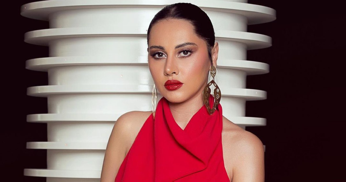 'ماما-وبابا'-'مسروق'…-والمؤلفة-'قاعدالهم-قعدة'