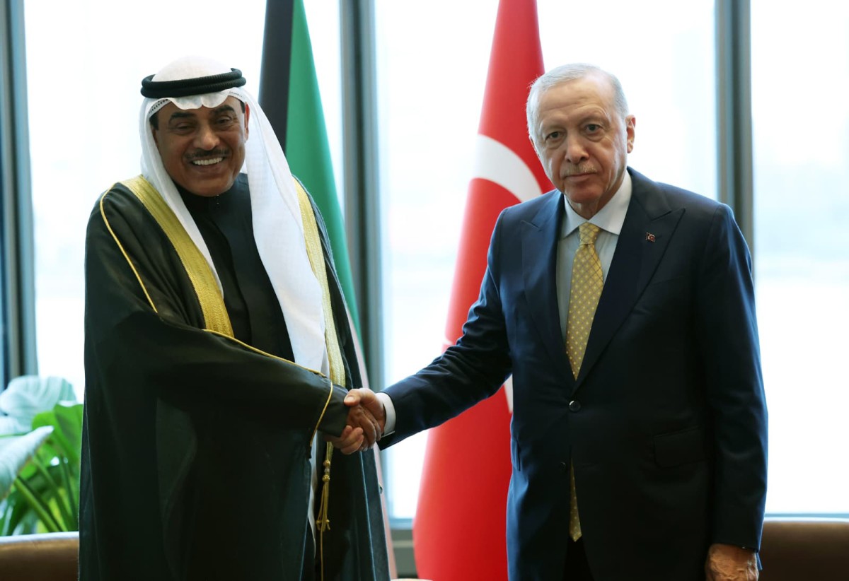 ممثل-سمو-الأمير-يبحث-مع-الرئيس-التركي-سبل-تعزيز-العلاقات-وآخر-المستجدات