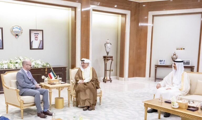 وزير-'الديوان-الأميري'-ورئيس-ديوان-ولي-العهد-يستقبلان-سفراء-الأردن-وفرنسا-وتركيا-واليابان