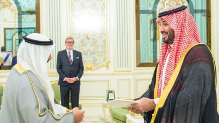 السفير-صباح-الناصر-يسلم-أوراق-اعتماده-لولي-العهد-السعودي