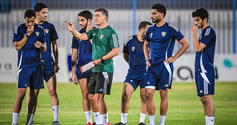 الأزرق-يختتم-تدريباته-محلياً