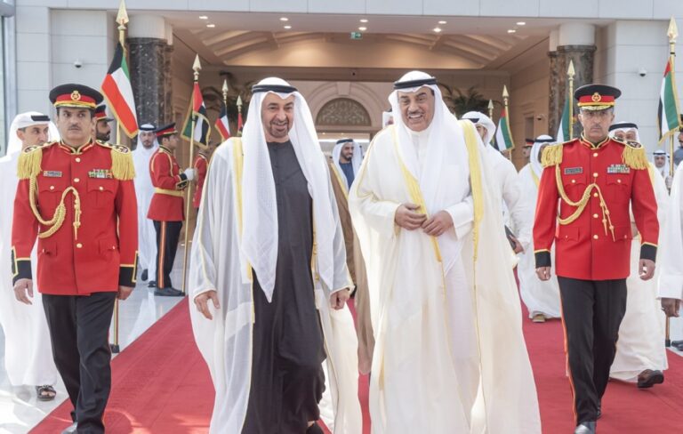 رئيس-الإمارات-يغادر-البلاد-بعد-زيارة-أخوية…-وسمو-ولي-العهد-على-رأس-مودعيه