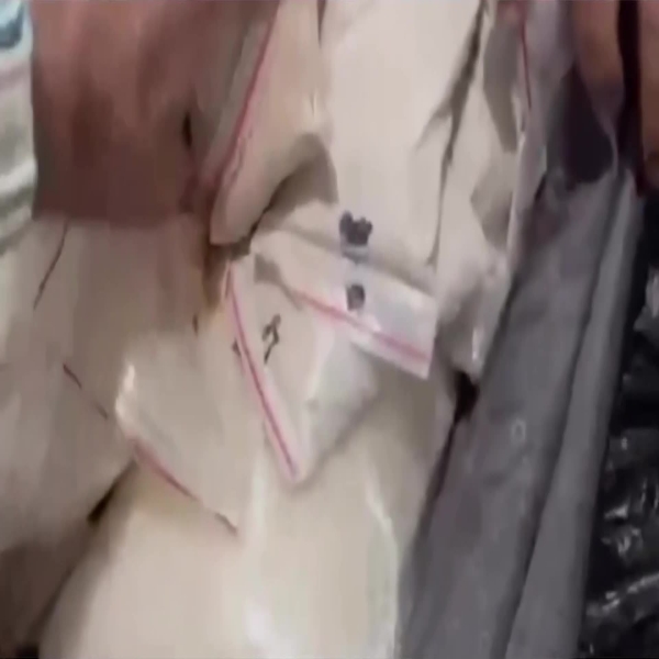 ضبط-آسيوي-بحوزته-10-كيلوغرامات-من-'الهيروين-والشبو'