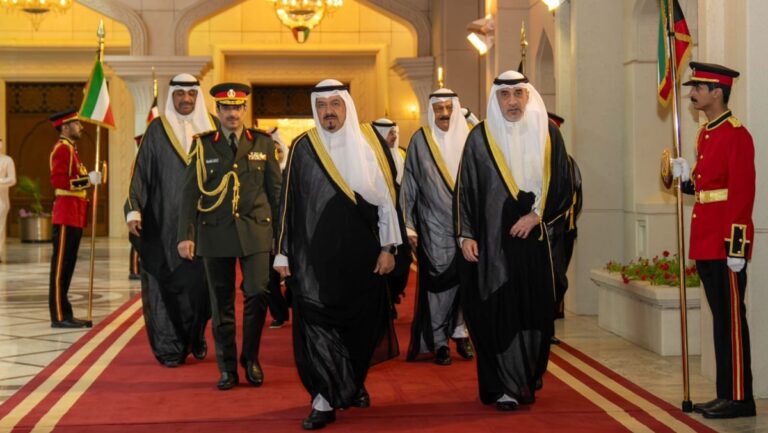 ممثل-سمو-الأمير-رئيس-الوزراء-يتوجه-إلى-قطر