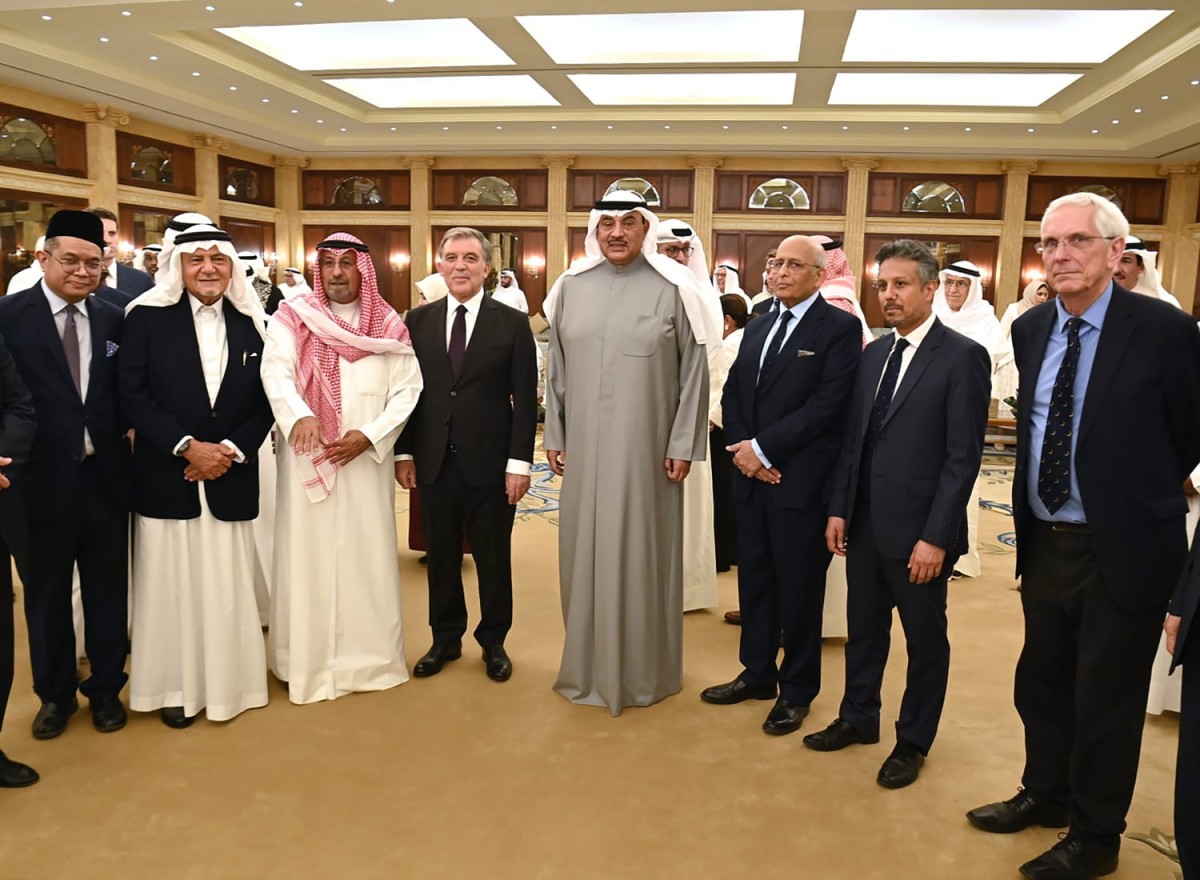 سمو-الشيخ-د.محمد-الصباح-يقيم-مأدبة-عشاء-على-شرف-رئيس-وأعضاء-مجلس-أمناء-مركز-أكسفورد-للدراسات-الإسلامية