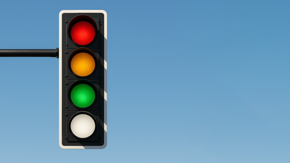إشارة-مرور-'ذكية'-بأربعة-ألوان-لمواكبة-عصر-السيارات-الذاتية