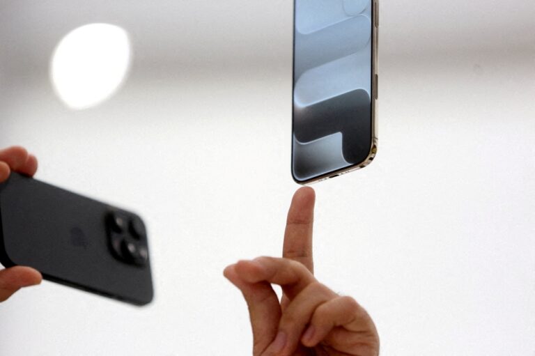 أبل-تستعين-بنموذج-غوغل-للذكاء-الاصطناعي-لتشغيل-«سيري»