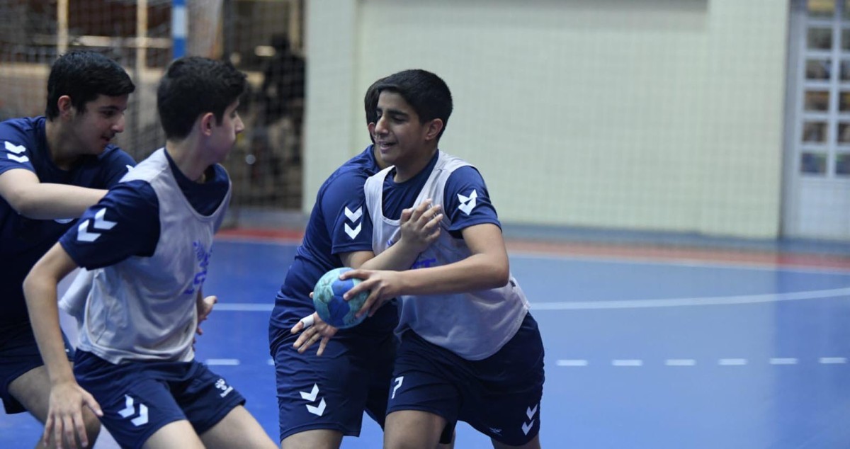 الموسوي-يشيد-بعطاء-البراعم