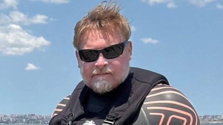 مغامر-بريطاني-يسير-حول-العالم-منذ-27-عاماً