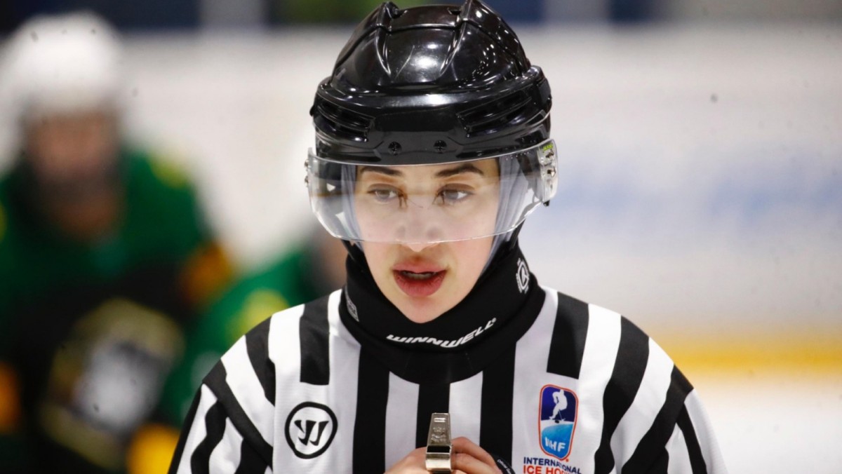 الكويتية-شوق-الهندال-حكماً-في-مباريات-كأس-العالم-لناشئات-هوكي-الجليد