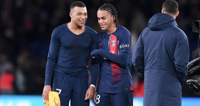 مبابي-ينضم-إلى-منتخب-الجزائر