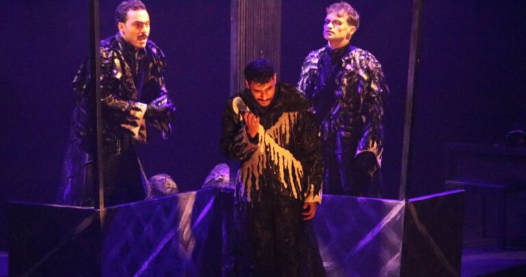 'قمرة'…-صراع-داخلي-للإنسان-بين-المعصية-والغفران