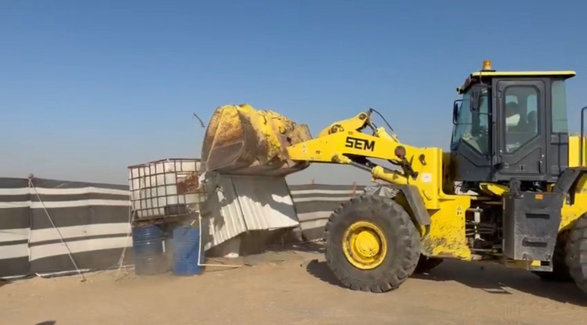 'البلدية':-إزالة-124-مخيماً-مخالفاً-وتوجيه-100-تنبيه-في-المنطقتين-الجنوبية-والشمالية