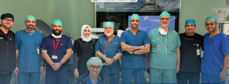 إنجاز-طبي-جديد-في-مستشفى-جابر…-استئصال-الغدة-الدرقية-بالروبوت-عبر-الفم