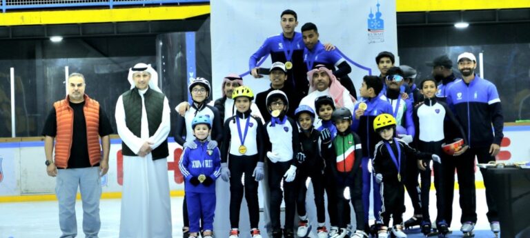 20-لاعباً-شاركوا-في-بطولة-التزلج-السريع-على-الجليد