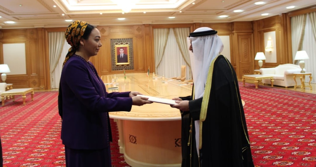 العدواني-يقدم-أوراق-اعتماده-سفيراً-غير-مقيم-لدى-تركمانستان