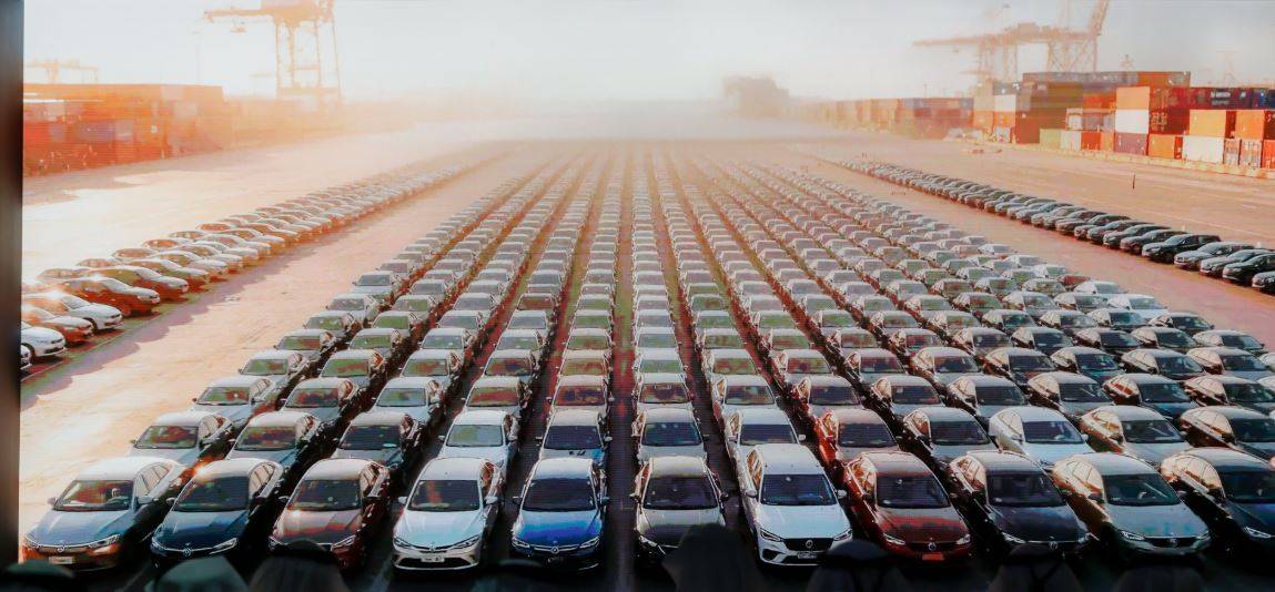 سوق-دبي-للسيارات-يعيد-تشكيل-مستقبل-تجارة-المركبات