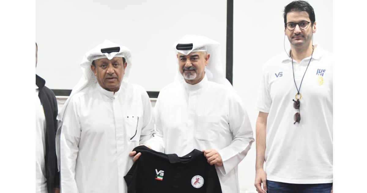 دورة-مدربي-كرة-اليد-d-انطلقت-بحضور-الذياب