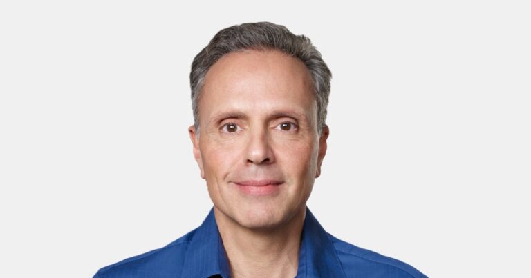 جوني-سروجي-ينفي-تقارير-حول-رحيله-القريب-من-أبل