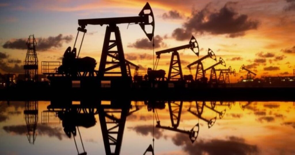 النفط-يستقر-وسط-ترقب-لتطورات-محادثات-السلام-بين-روسيا-وأوكرانيا