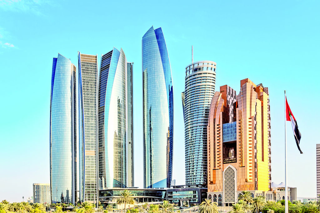 خبراء-دوليون:-الإمارات-نموذج-عالمي-في-التمويل-والأصول-الرقمية