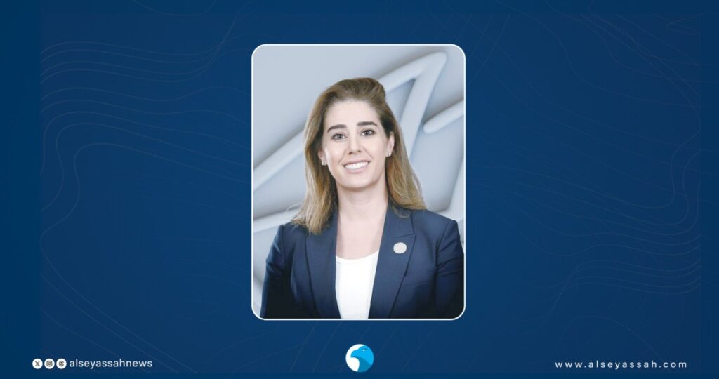 'الخليج': عرض حصري لحاملات بطاقة 'روز غولد' مع 'أبيات' 7 'الخليج':-عرض-حصري-لحاملات-بطاقة-'روز-غولد'-مع-'أبيات'