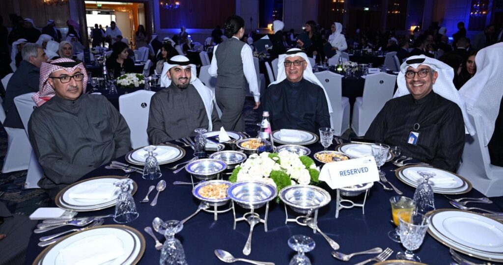 'الوطني' يكرّم موظفيه المتميزين في 2025 بحفل النخبة السنوي 3 'الوطني'-يكرّم-موظفيه-المتميزين-في-2025-بحفل-النخبة-السنوي